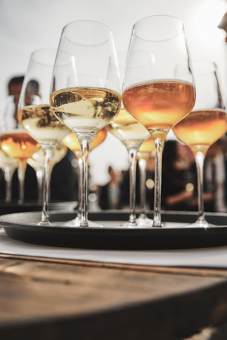 Sektempfang mit edlen Weingläsern